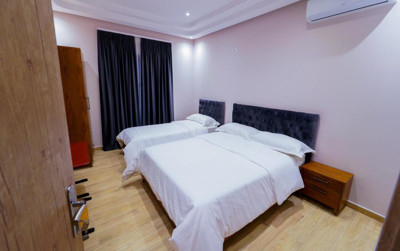 SR99 Hotel Tirana Exterior foto